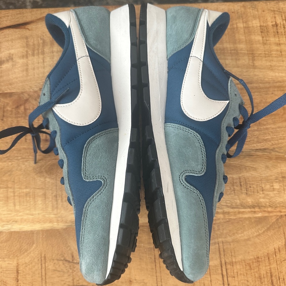 Nike Men's Teal & Navy Low-Profile Trainer Sneakers - Picture 3 of 7